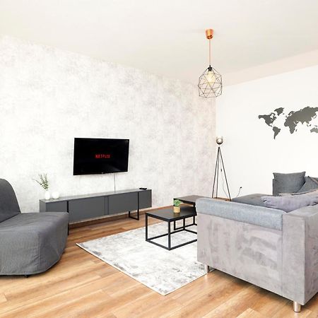 Homeawayhome By The River Ceske Budejovice Bagian luar foto